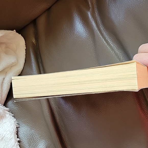 Alice In Zombieland by Gena Showalter in paperback - Picture 2 of 7